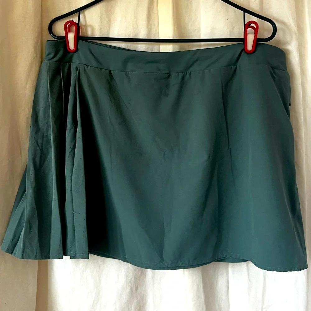 Avia Women's Green Skort Sz XL 16/18 Golf, Tennis, Pickleball